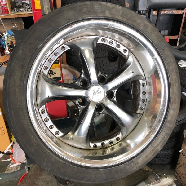 17インチ 9J 245/40R17 ホイール装着例 - CARSERVICE GRAVITY