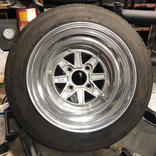 14インチ 11J 185/70R14 ホイール装着例 - CARSERVICE GRAVITY