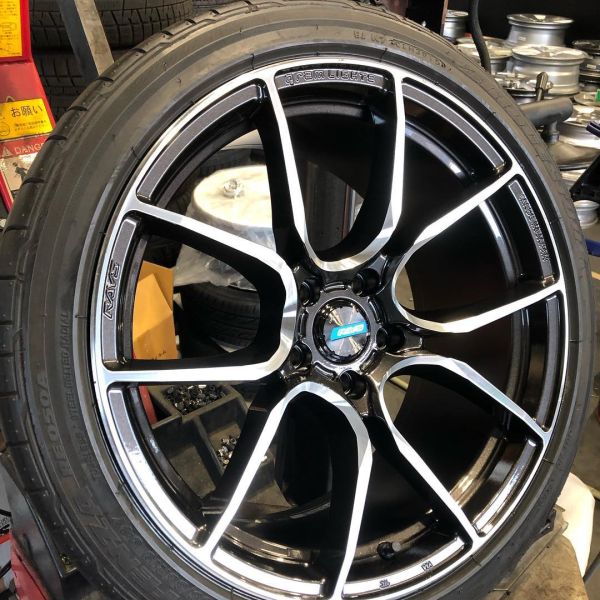 19インチ 8.5J 235/40R19 ホイール装着例 - CARSERVICE GRAVITY