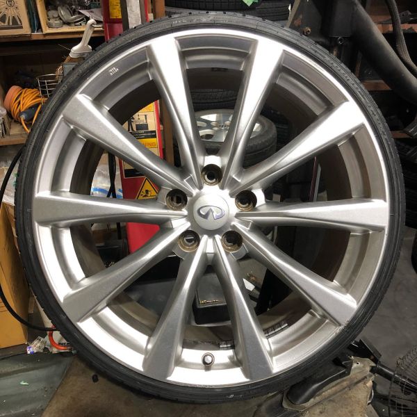 19インチ 9J 205/35R19 ホイール装着例 - CARSERVICE GRAVITY