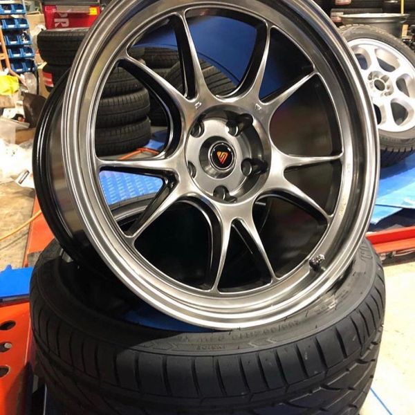18インチ 10.5J 255/35R18 ホイール装着例 - CARSERVICE GRAVITY