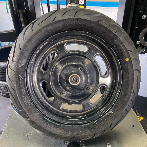 12インチ 2.5J 125/80R12 ホイール装着例 - CARSERVICE GRAVITY