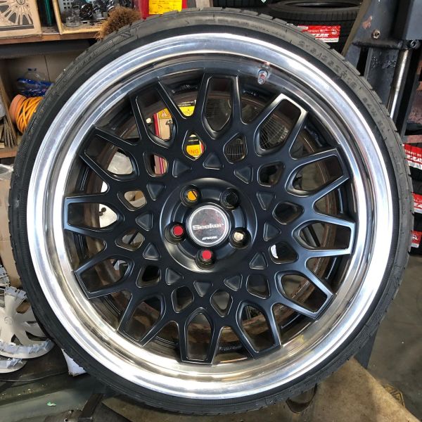 18インチ 9.5J 215/35R18 ホイール装着例 - CARSERVICE GRAVITY