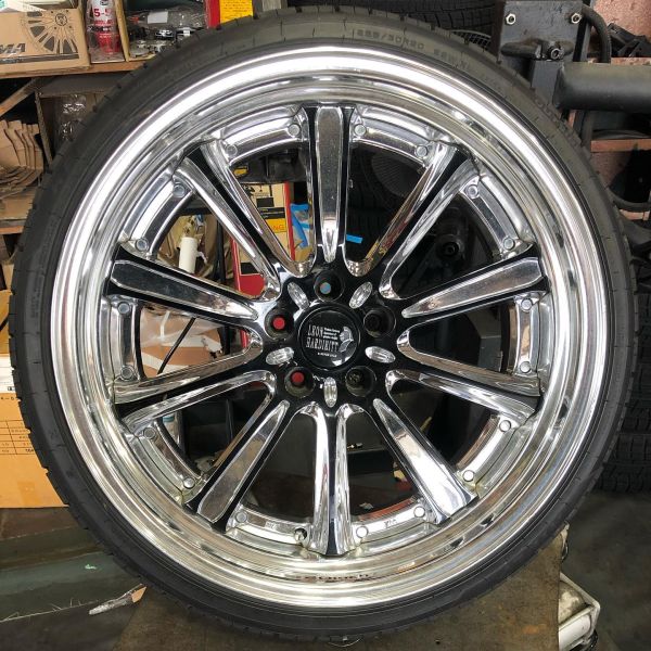 20インチ 10J 255/30R20 ホイール装着例 - CARSERVICE GRAVITY