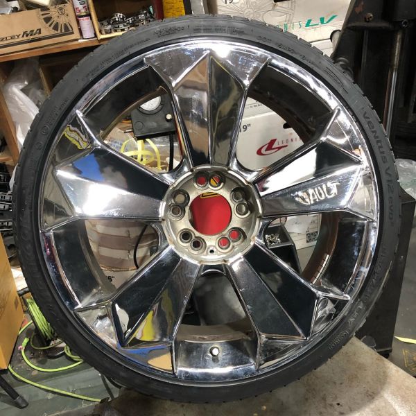 19インチ 7J 215/35R19 ホイール装着例 - CARSERVICE GRAVITY