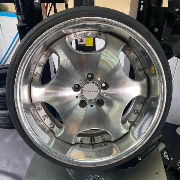 19インチ 10J 225/35R19 ホイール装着例 - CARSERVICE GRAVITY