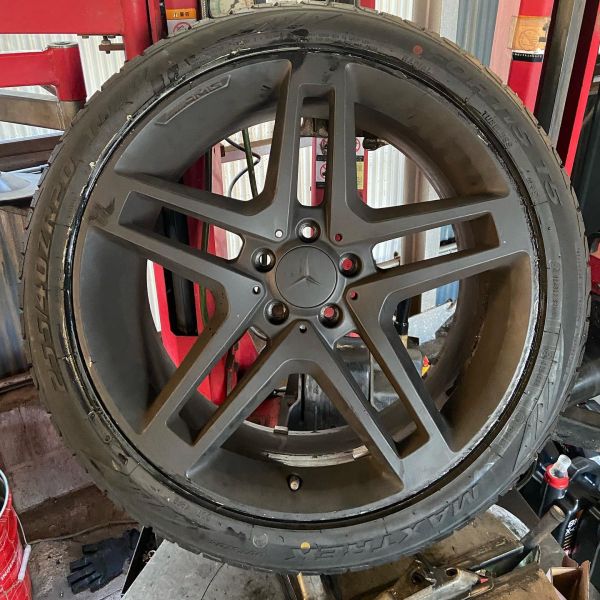 20インチ 9.5J 255/40R20 ホイール装着例 - CARSERVICE GRAVITY