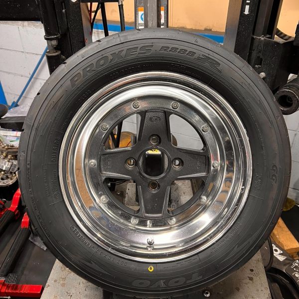 15インチ 7.5J 225/50R15 ホイール装着例 - CARSERVICE GRAVITY