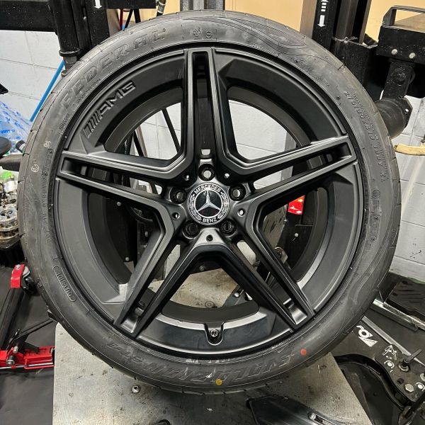 19インチ 9J 275/35R19 ホイール装着例 - CARSERVICE GRAVITY