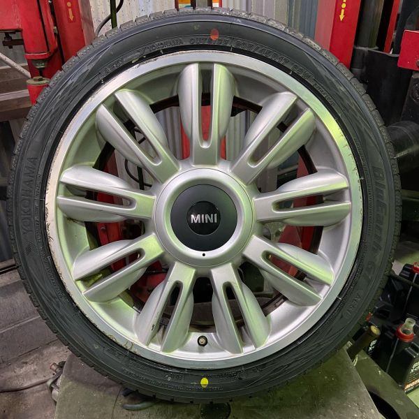 17インチ 7J 205/45R17 ホイール装着例 - CARSERVICE GRAVITY