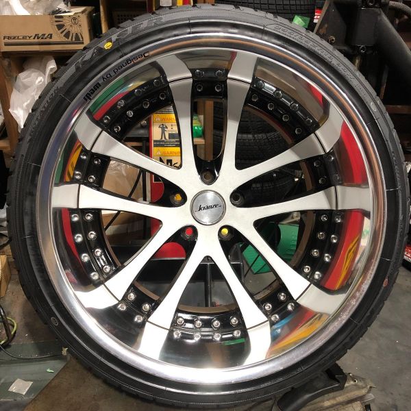 18インチ 12J 255/35R18 ホイール装着例 - CARSERVICE GRAVITY