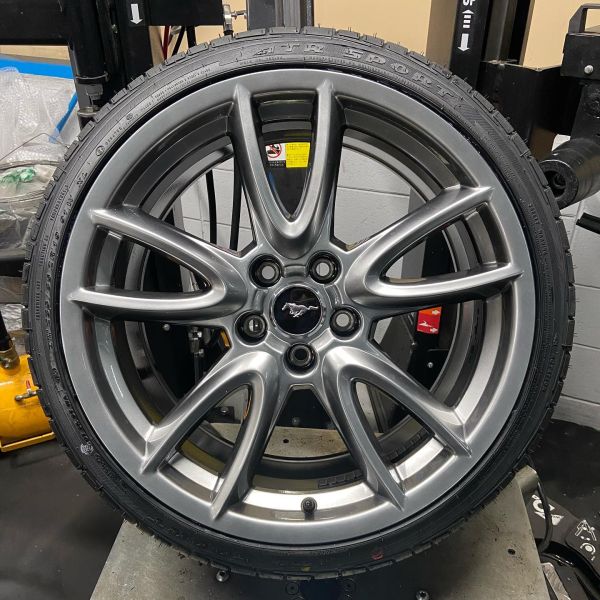 19インチ 9J 225/35R19 ホイール装着例 - CARSERVICE GRAVITY