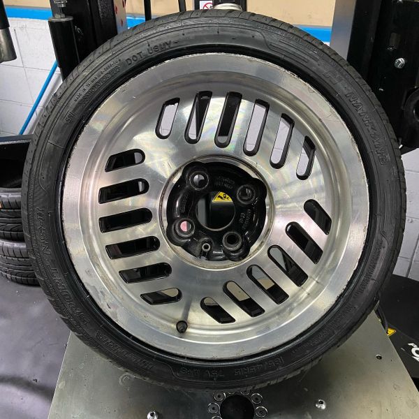 15インチ 6.5J 185/45R15 ホイール装着例 - CARSERVICE GRAVITY