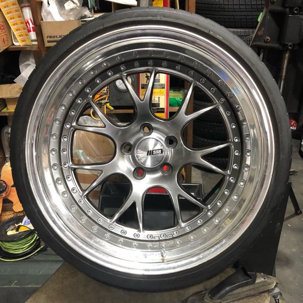 19インチ 10J 235/35R19 ホイール装着例 - CARSERVICE GRAVITY