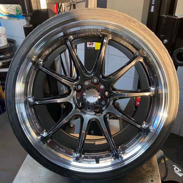 18インチ 9.5J 215/40R18 ホイール装着例 - CARSERVICE GRAVITY