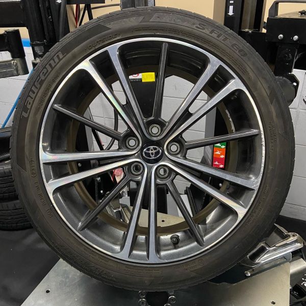 17インチ 7J 215/45R17 ホイール装着例 - CARSERVICE GRAVITY