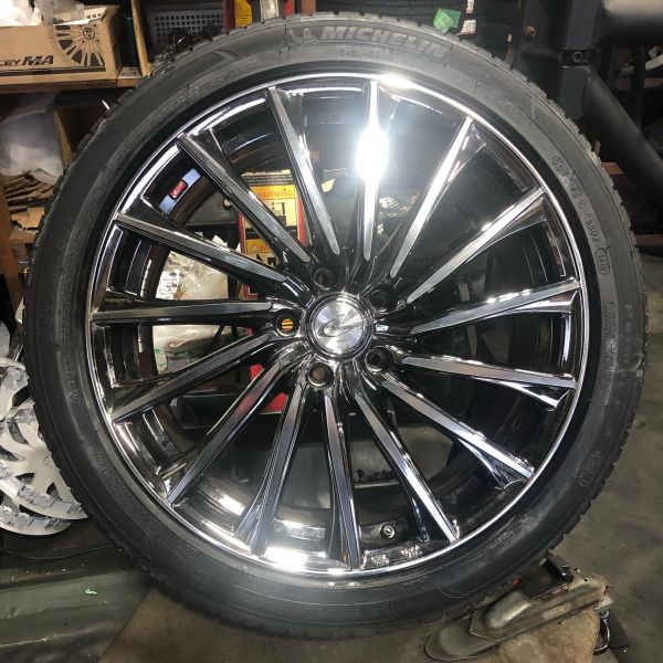 19インチ 8J 245/40R19 ホイール装着例 - CARSERVICE GRAVITY