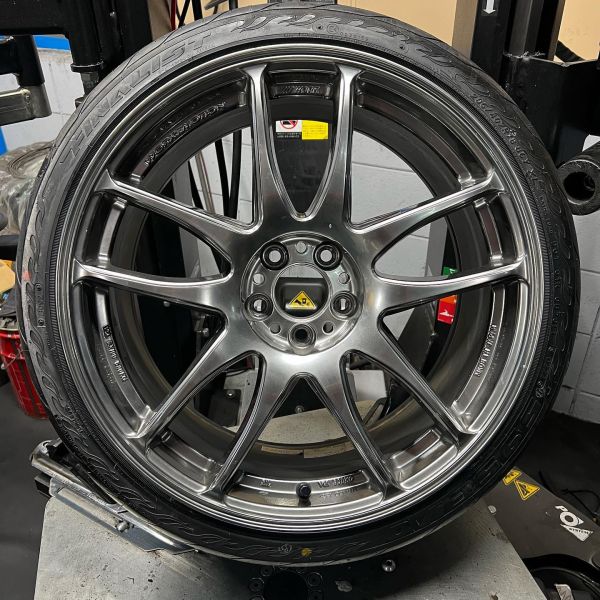 18インチ 8.5J 205/40R18 ホイール装着例 - CARSERVICE GRAVITY