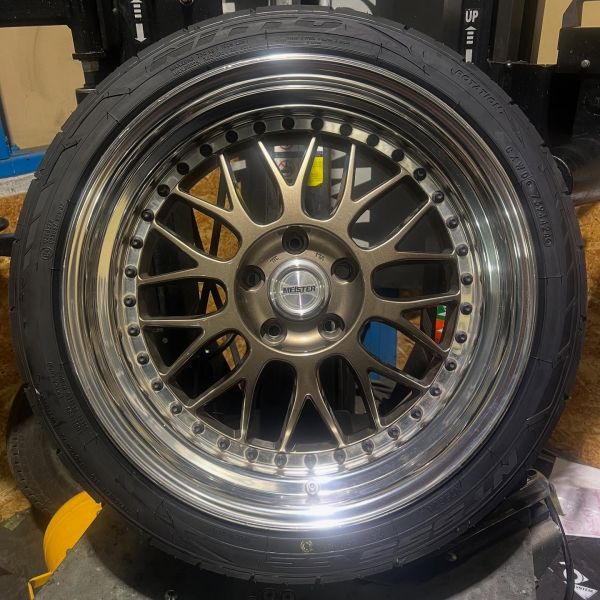 18インチ 10J 265/35R18 ホイール装着例 - CARSERVICE GRAVITY