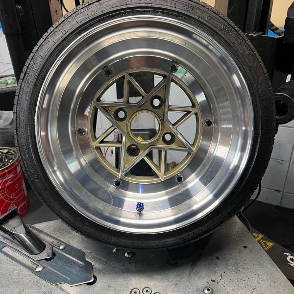 14インチ 8J 155/55R14 ホイール装着例 - CARSERVICE GRAVITY