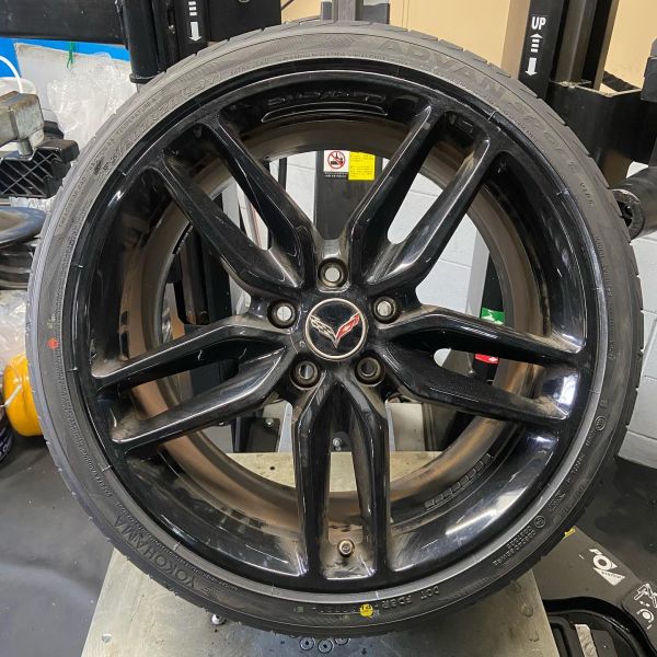 20インチ 10J 285/30R20 ホイール装着例 - CARSERVICE GRAVITY