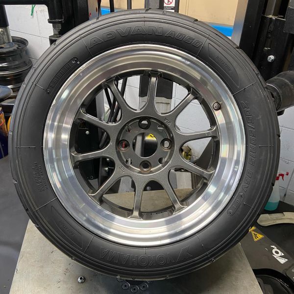 15インチ 7.5J 205/50R15 ホイール装着例 - CARSERVICE GRAVITY