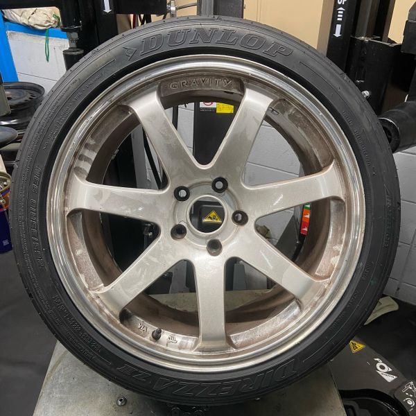 18インチ 9.5J 265/35R18 ホイール装着例 - CARSERVICE GRAVITY