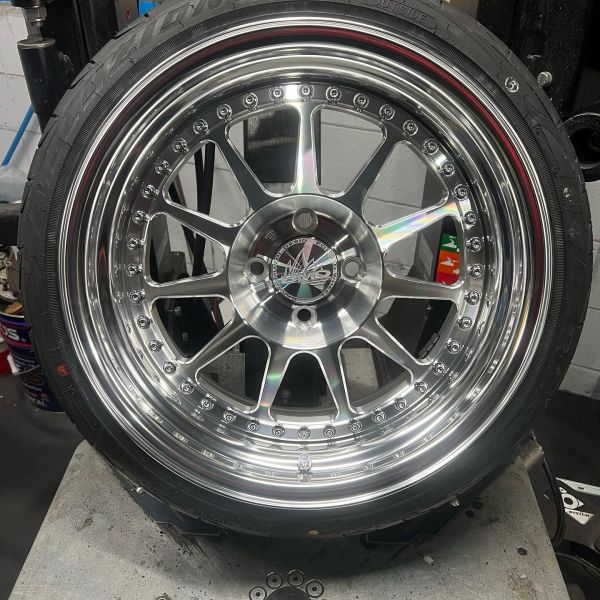 16インチ 8.5J 195/40R16 ホイール装着例 - CARSERVICE GRAVITY