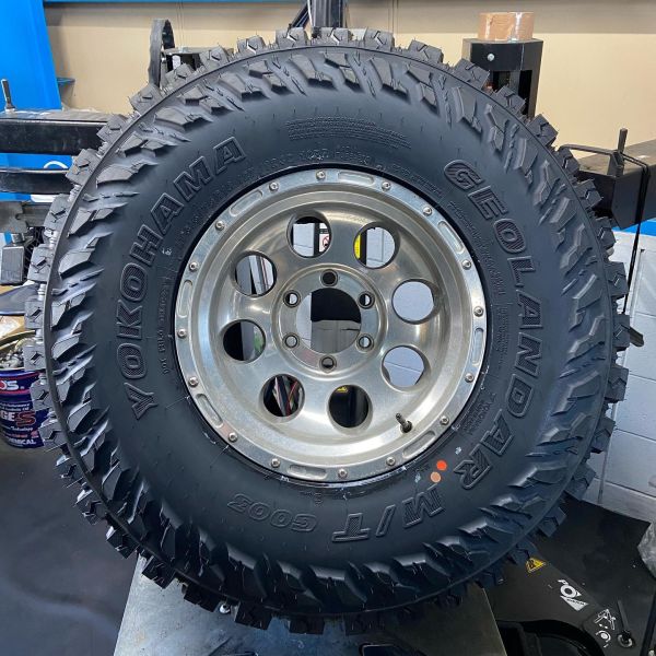 16インチ 10J 315/75R16 ホイール装着例 - CARSERVICE GRAVITY