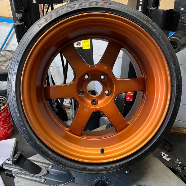 18インチ 11.5J 285/30R18 ホイール装着例 - CARSERVICE GRAVITY