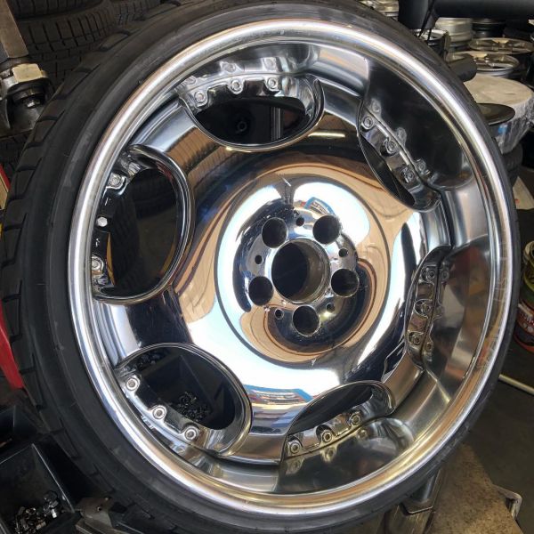 19インチ 9J 215/35R19 ホイール装着例 - CARSERVICE GRAVITY