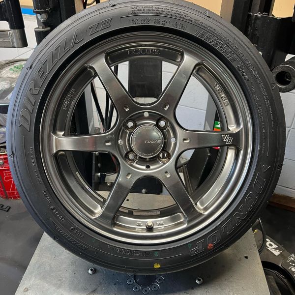 16インチ 6.5J 195/50R16 ホイール装着例 - CARSERVICE GRAVITY