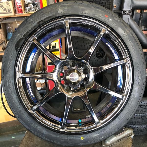 17インチ 8J 215/45R17 ホイール装着例 - CARSERVICE GRAVITY