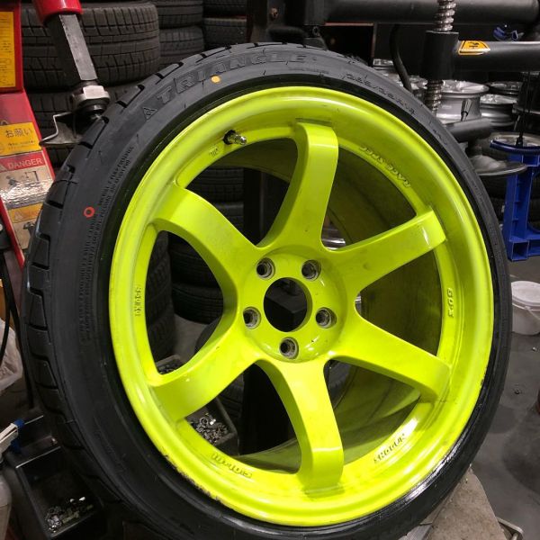 18インチ 10.5J 265/35R18 ホイール装着例 - CARSERVICE GRAVITY
