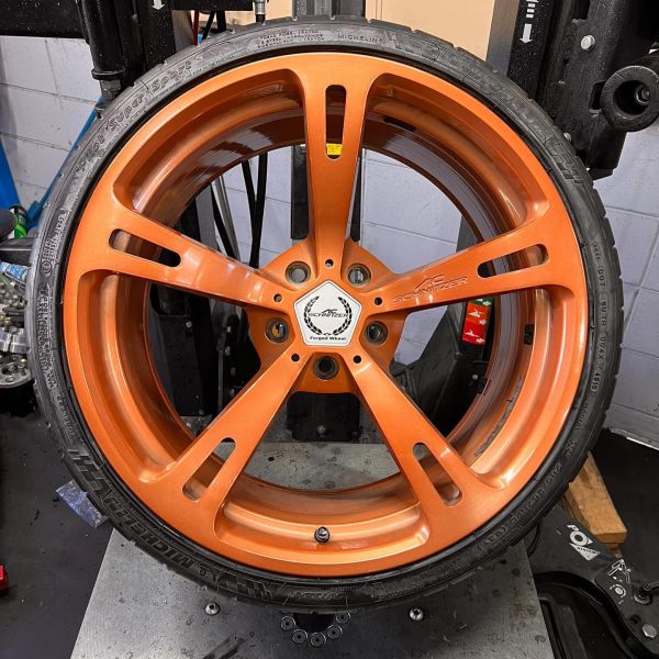 20インチ 10J 285/25R20 ホイール装着例 - CARSERVICE GRAVITY