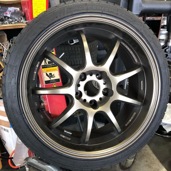 18インチ 8.5J 225/40R18 ホイール装着例 - CARSERVICE GRAVITY