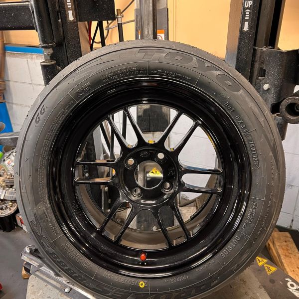 15インチ 8J 205/50R15 ホイール装着例 - CARSERVICE GRAVITY
