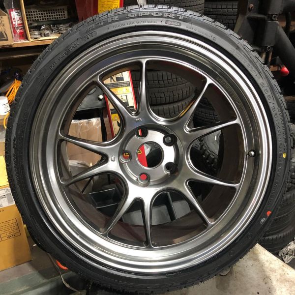 18インチ 10.5J 255/35R18 ホイール装着例 - CARSERVICE GRAVITY