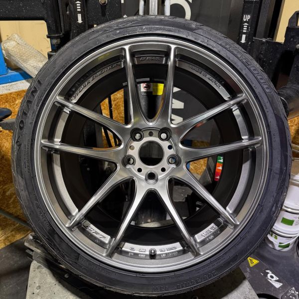 18インチ 10.5J 265/35R18 ホイール装着例 - CARSERVICE GRAVITY