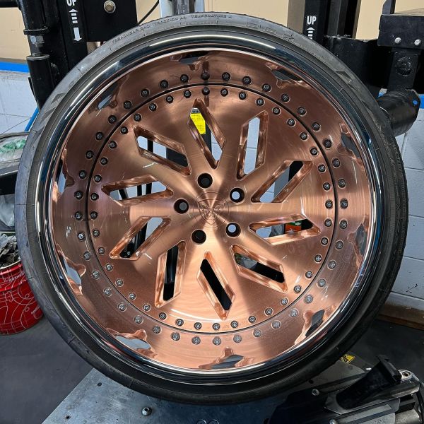 20インチ 13J 305/30R20 ホイール装着例 - CARSERVICE GRAVITY