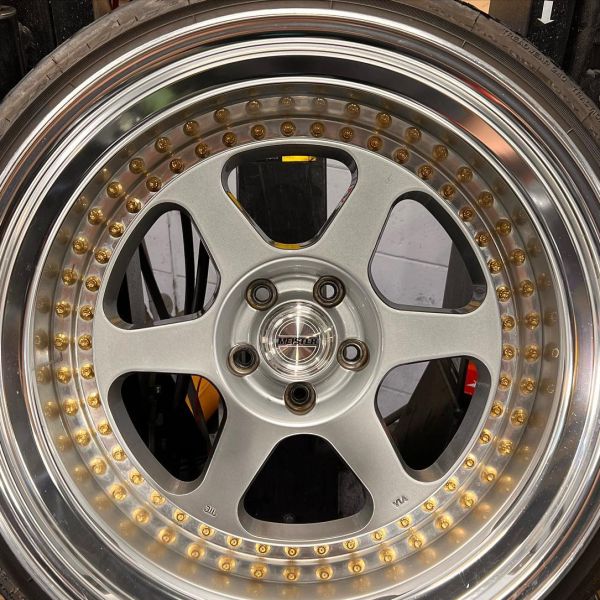 19インチ 13J 295/30R19 ホイール装着例 - CARSERVICE GRAVITY