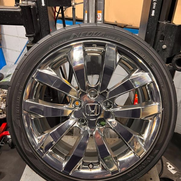 17インチ 8J 205/45R17 ホイール装着例 - CARSERVICE GRAVITY