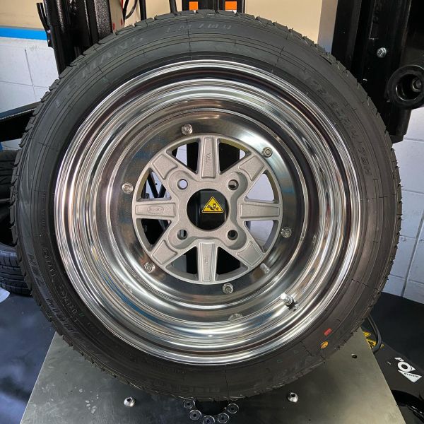 14インチ 9J 175/60R14 ホイール装着例 - CARSERVICE GRAVITY