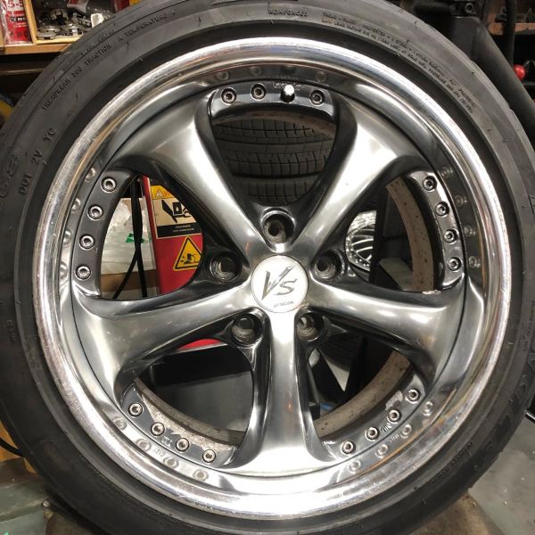 17インチ 8J 215/45R17 ホイール装着例 - CARSERVICE GRAVITY
