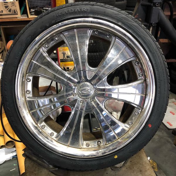 18インチ 8J 225/40R18 ホイール装着例 - CARSERVICE GRAVITY