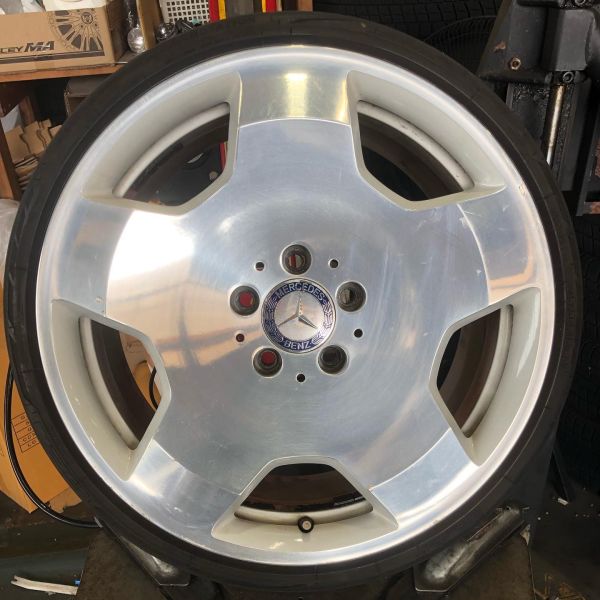 18インチ 8.5J 215/35R18 ホイール装着例 - CARSERVICE GRAVITY