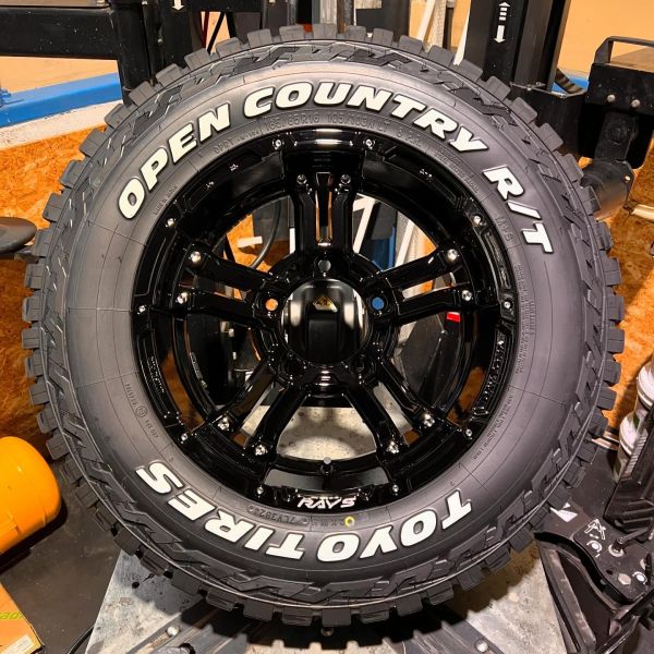 16インチ 5.5J 185/85R16 ホイール装着例 - CARSERVICE GRAVITY