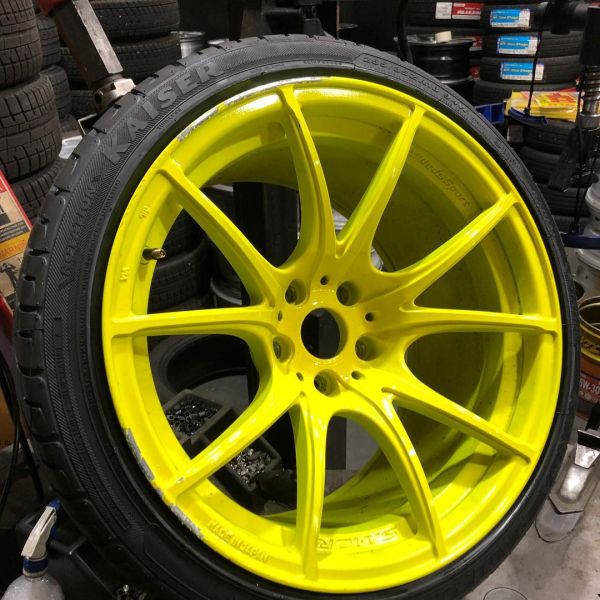 18インチ 10.5J 255/35R18 ホイール装着例 - CARSERVICE GRAVITY