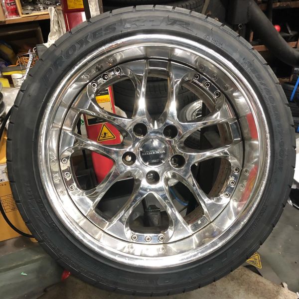 17インチ 9.5J 235/40R17 ホイール装着例 - CARSERVICE GRAVITY