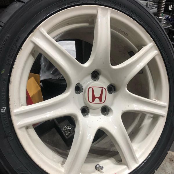 17インチ 9J 255/40R17 ホイール装着例 - CARSERVICE GRAVITY
